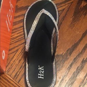 H2k sandals size 10